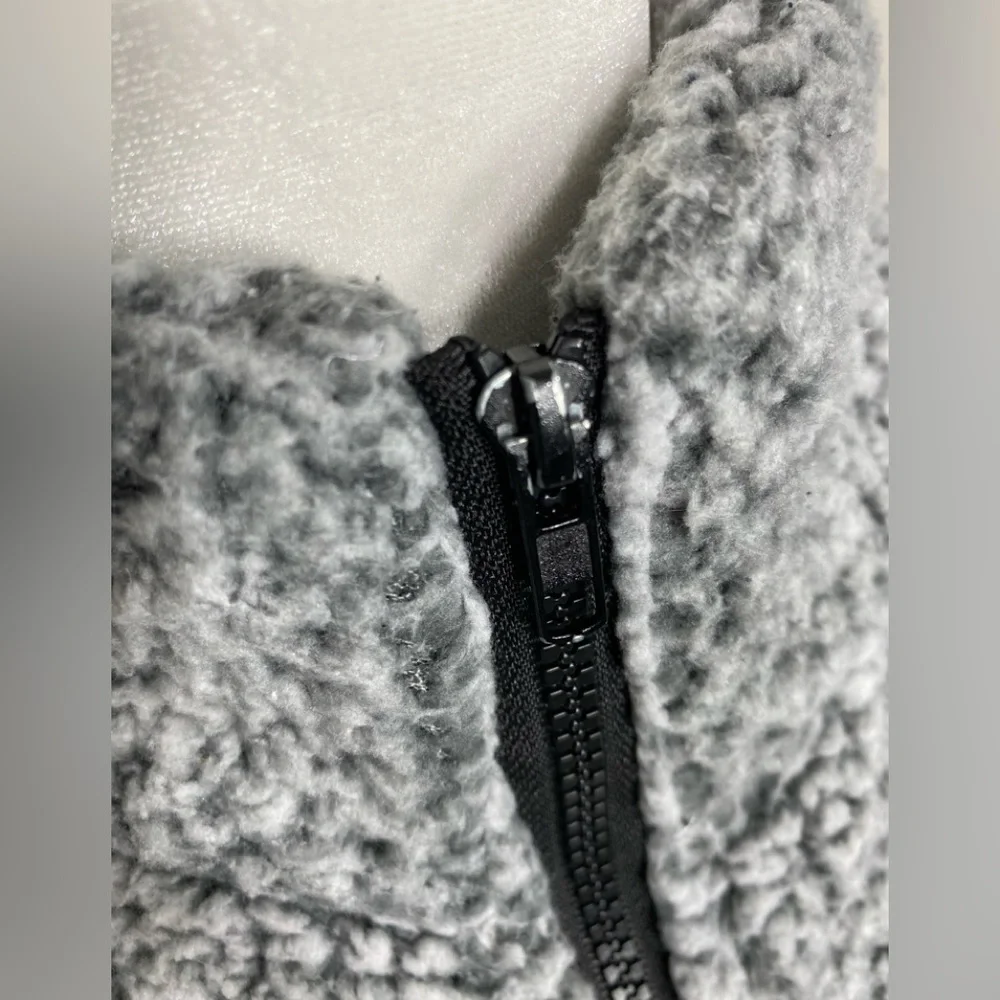 XX-Large Women’s Gray Black Thin Zip-Up Sherpa Vest w/ Two Front Pockets - Picture 3 of 6